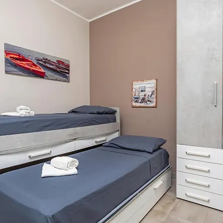 Castello Apartment *