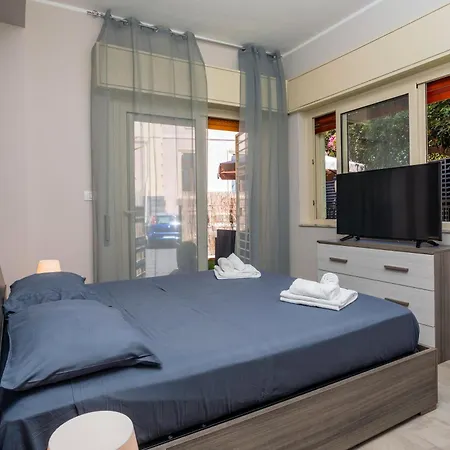 Castello Apartment *